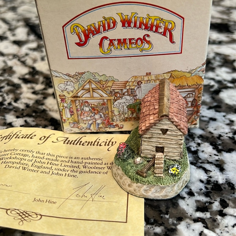 David Winter Cottages Cameos Poultry Ark